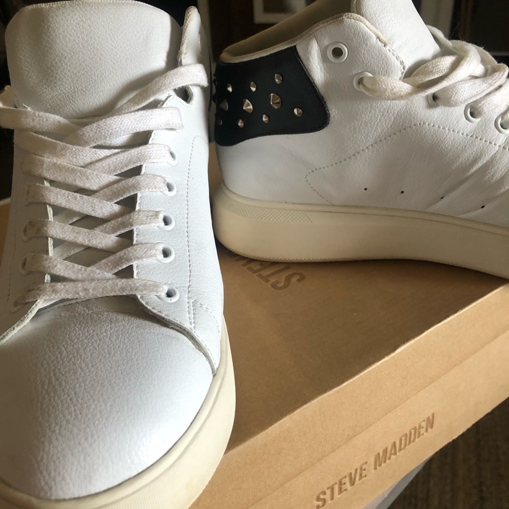 Steve Madden Sneakers